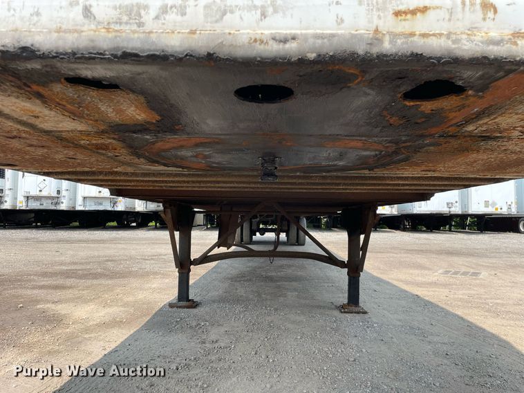 image for item LJ9701 2011 Stoughton ZGPVW-535T-S-C-AR  dry van trailer