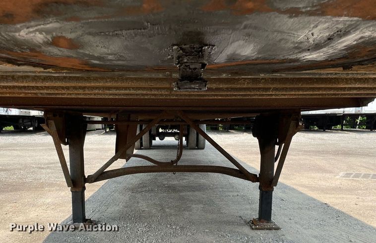 image for item LJ9701 2011 Stoughton ZGPVW-535T-S-C-AR  dry van trailer