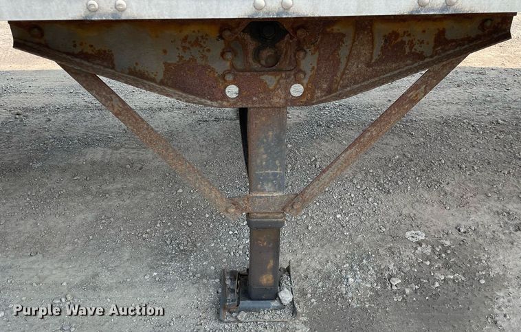 image for item LJ9701 2011 Stoughton ZGPVW-535T-S-C-AR  dry van trailer