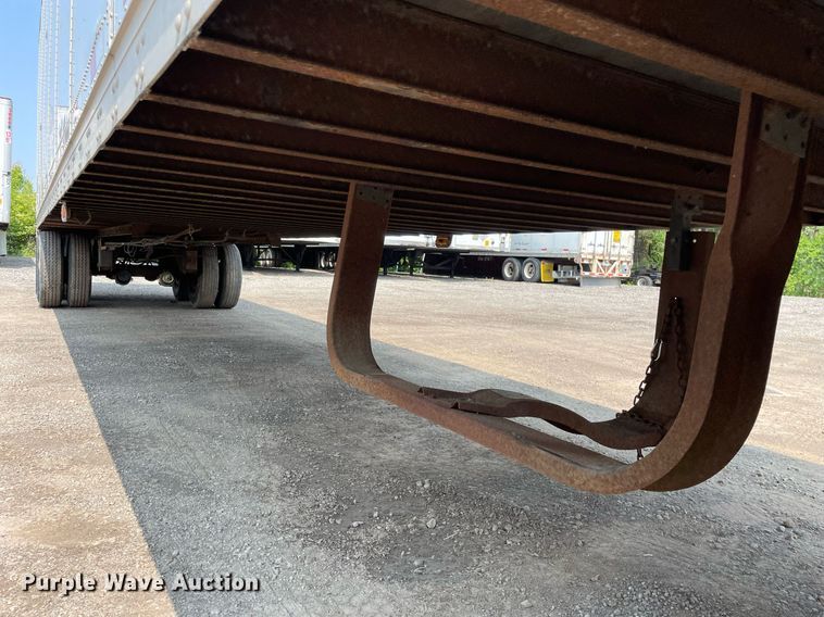 image for item LJ9701 2011 Stoughton ZGPVW-535T-S-C-AR  dry van trailer