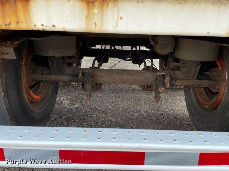 image for item LJ9701 2011 Stoughton ZGPVW-535T-S-C-AR  dry van trailer