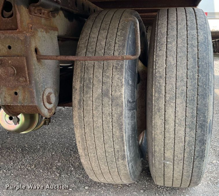 image for item LJ9701 2011 Stoughton ZGPVW-535T-S-C-AR  dry van trailer