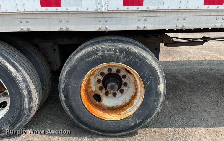 image for item LJ9701 2011 Stoughton ZGPVW-535T-S-C-AR  dry van trailer