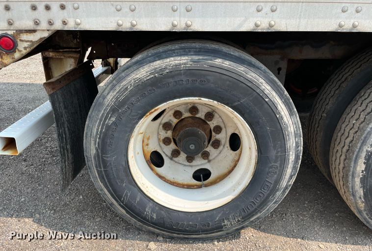 image for item LJ9701 2011 Stoughton ZGPVW-535T-S-C-AR  dry van trailer