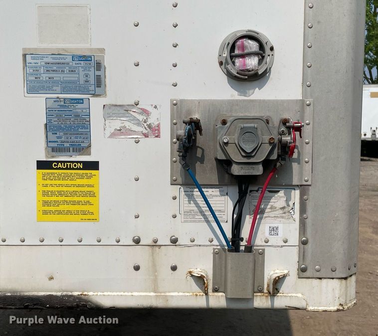 image for item LJ9702 2011 Stoughton ZGPVW-535T-S-C-AR  dry van trailer