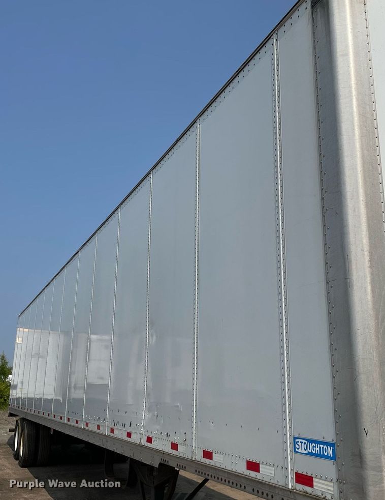 image for item LJ9702 2011 Stoughton ZGPVW-535T-S-C-AR  dry van trailer