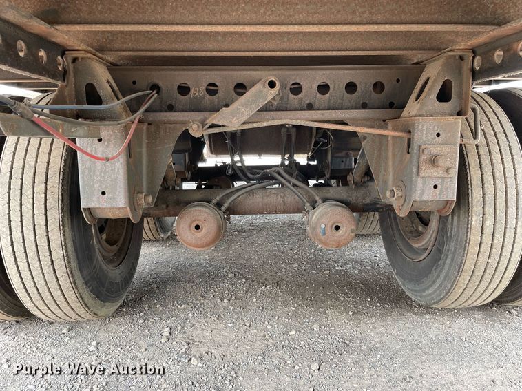 image for item LJ9702 2011 Stoughton ZGPVW-535T-S-C-AR  dry van trailer