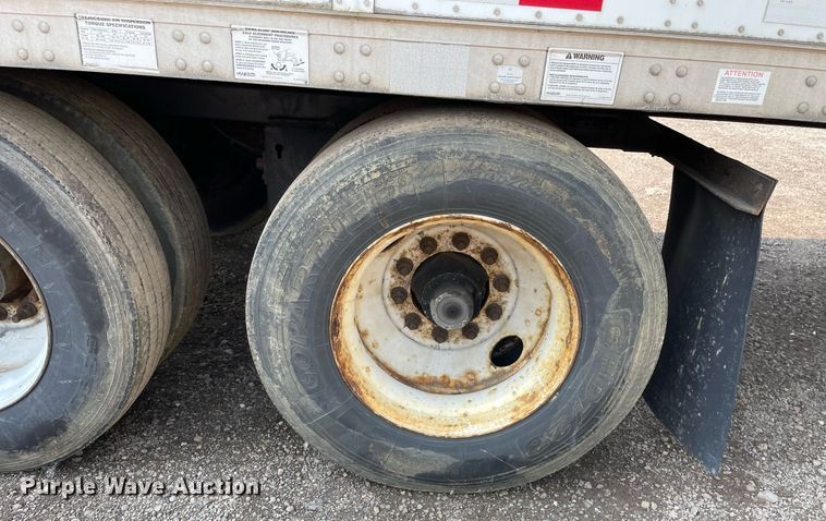 image for item LJ9702 2011 Stoughton ZGPVW-535T-S-C-AR  dry van trailer