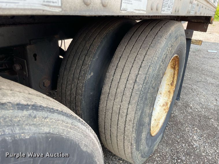 image for item LJ9702 2011 Stoughton ZGPVW-535T-S-C-AR  dry van trailer