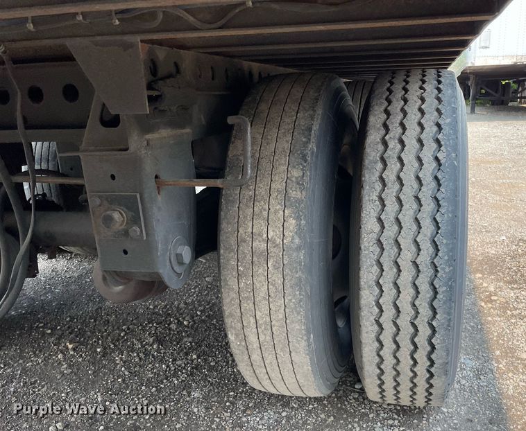 image for item LJ9703 2011 Stoughton ZGPVW-535T-S-C-AR  dry van trailer