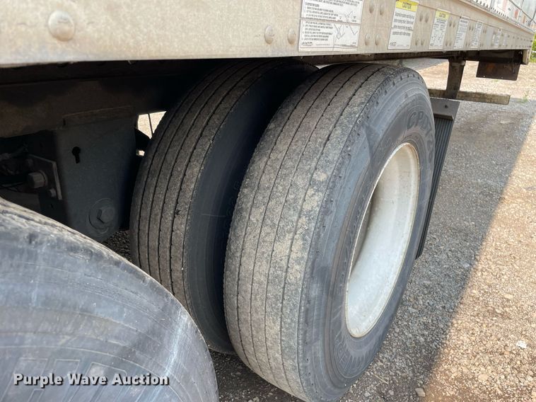 image for item LJ9703 2011 Stoughton ZGPVW-535T-S-C-AR  dry van trailer