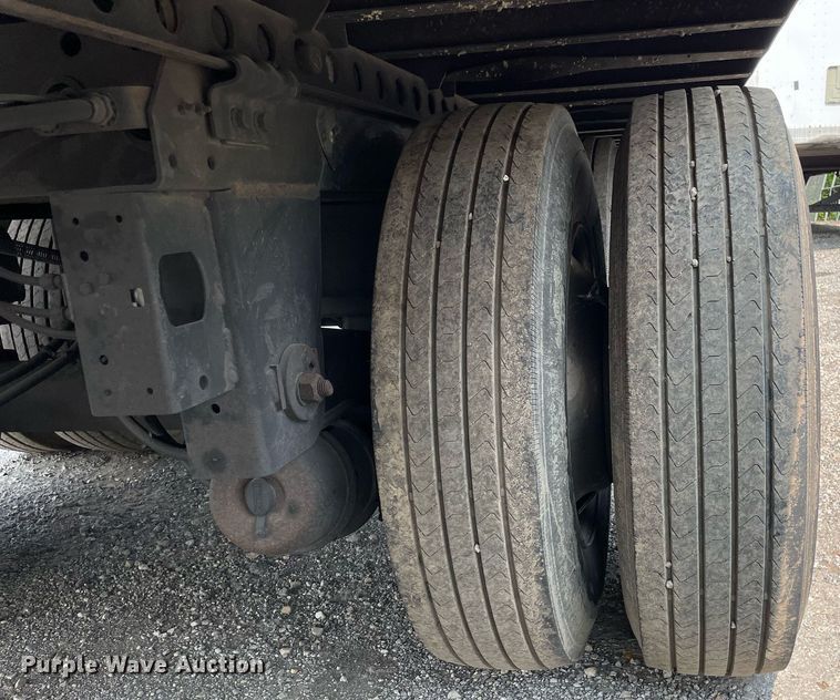 image for item LJ9704 2013 Wabash  dry van trailer