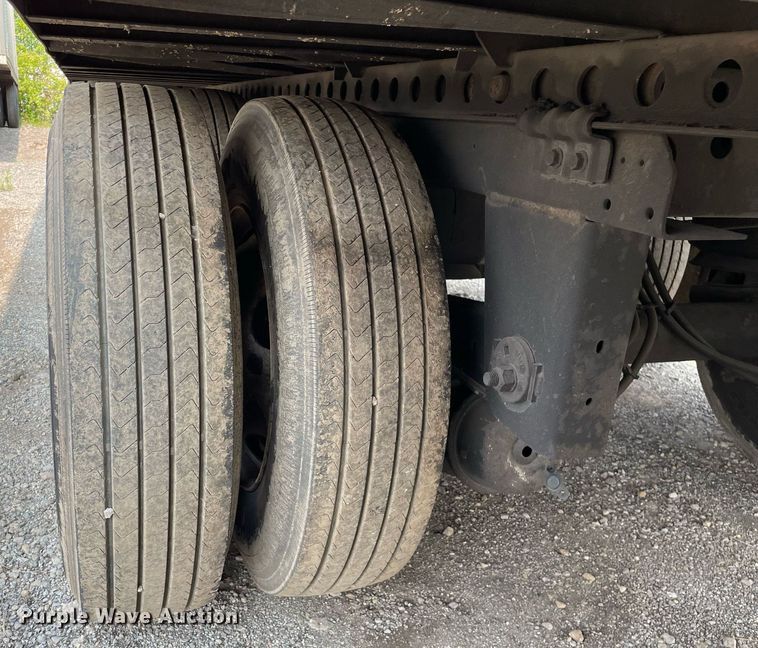 image for item LJ9704 2013 Wabash  dry van trailer