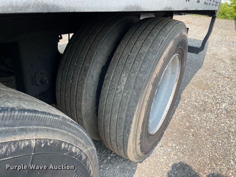 image for item LJ9704 2013 Wabash  dry van trailer