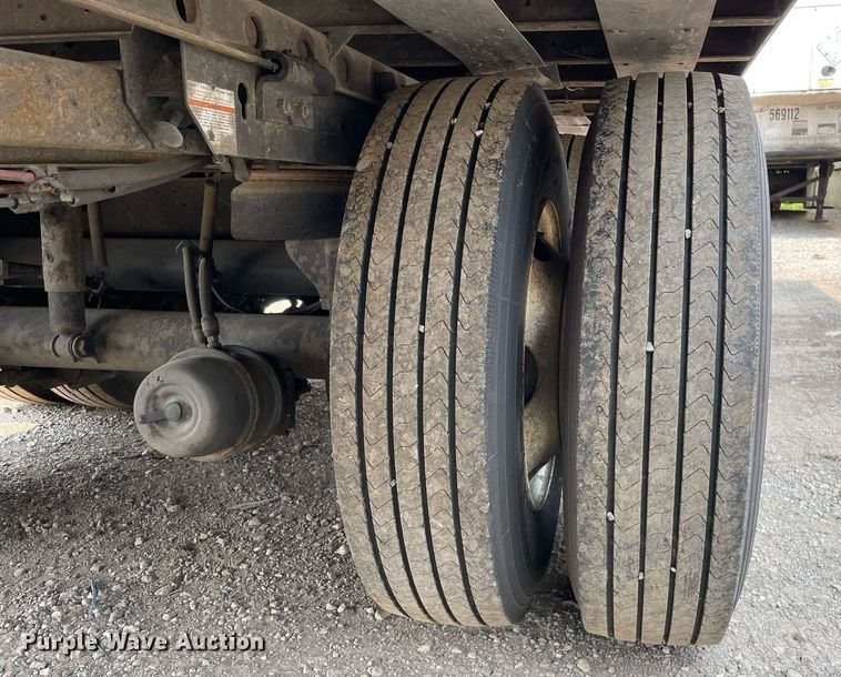 image for item LJ9706 2013 Utility  refrigerated van trailer