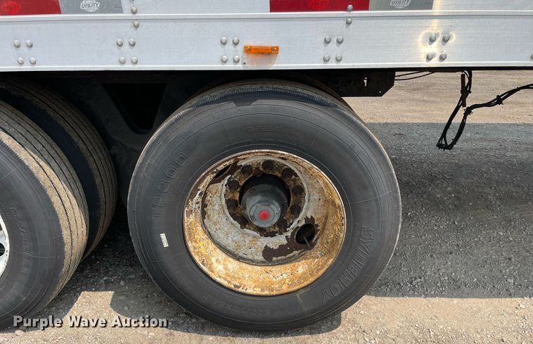 image for item LJ9706 2013 Utility  refrigerated van trailer