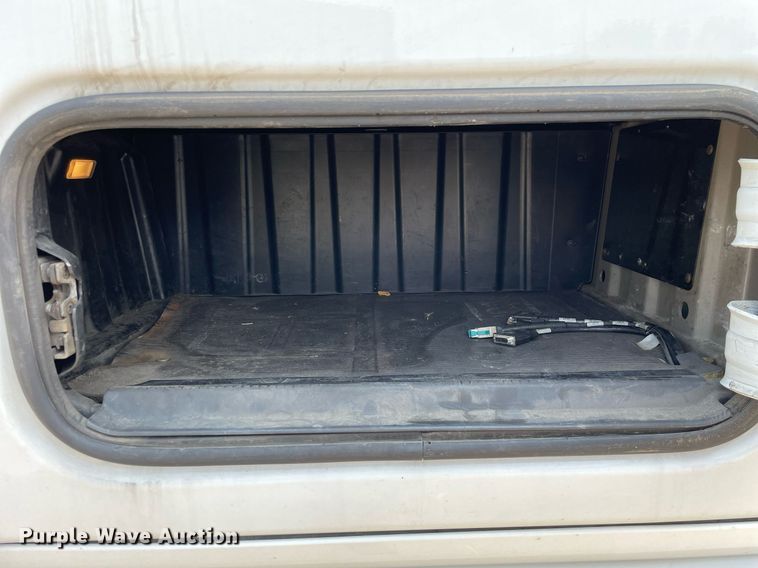 image for item LJ9707 2016 Freightliner Cascadia 125  semi truck