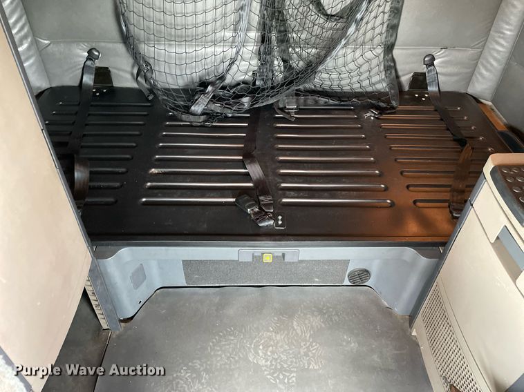 image for item LJ9707 2016 Freightliner Cascadia 125  semi truck