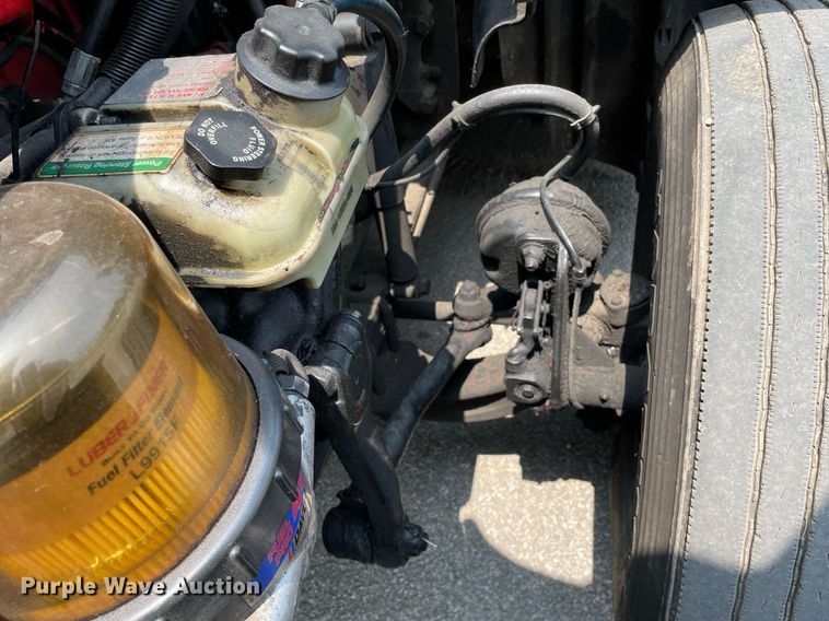 image for item LJ9707 2016 Freightliner Cascadia 125  semi truck