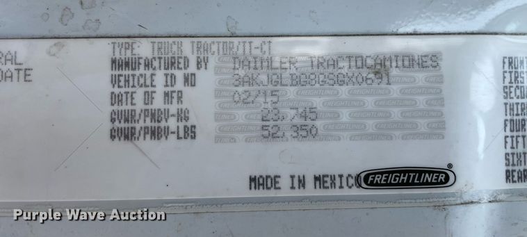 image for item LJ9707 2016 Freightliner Cascadia 125  semi truck