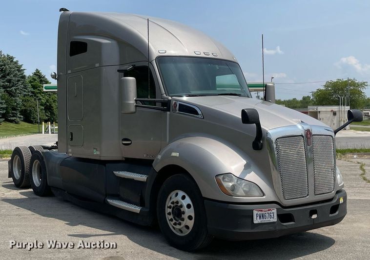 image for item LJ9708 2016 Kenworth T680  semi truck