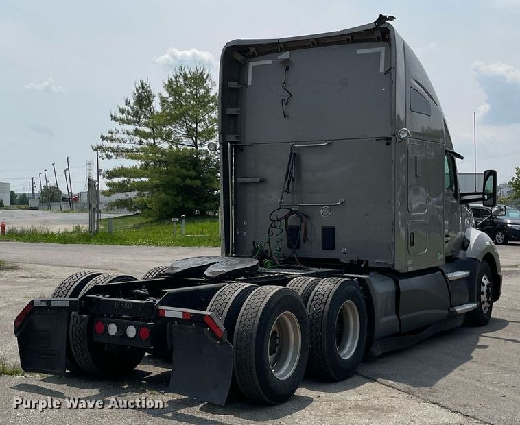 image for item LJ9708 2016 Kenworth T680  semi truck