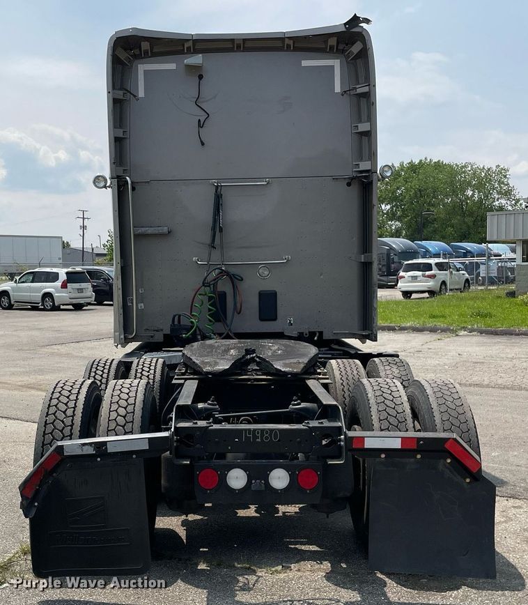 image for item LJ9708 2016 Kenworth T680  semi truck