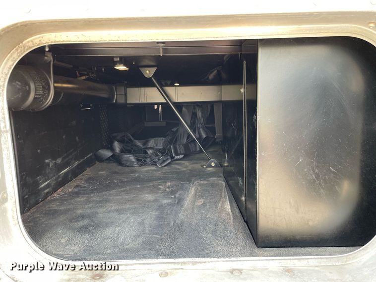 image for item LJ9708 2016 Kenworth T680  semi truck