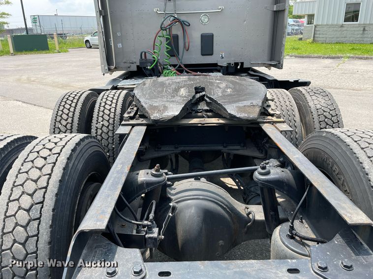 image for item LJ9708 2016 Kenworth T680  semi truck