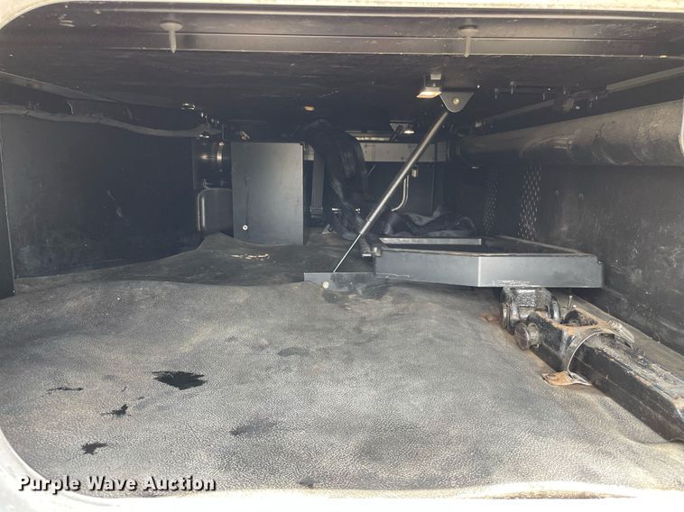 image for item LJ9708 2016 Kenworth T680  semi truck