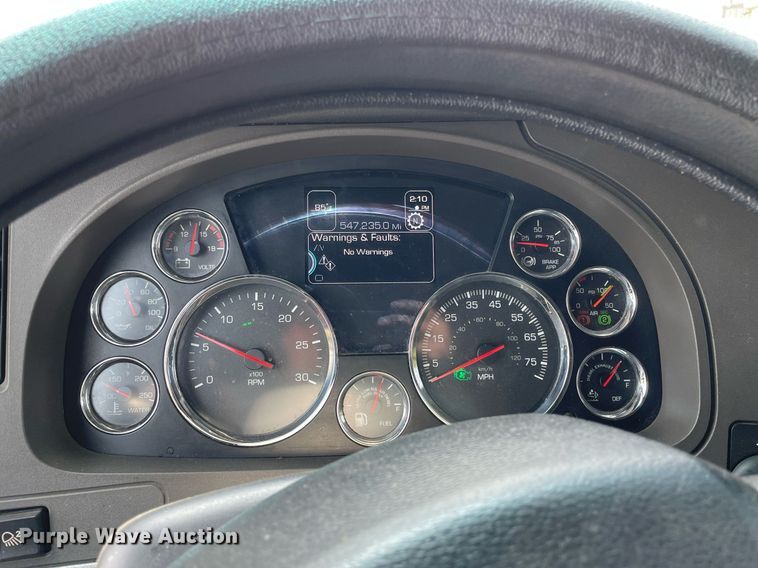 image for item LJ9708 2016 Kenworth T680  semi truck