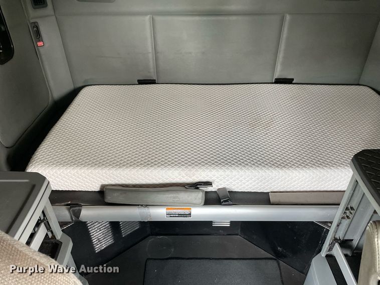 image for item LJ9708 2016 Kenworth T680  semi truck