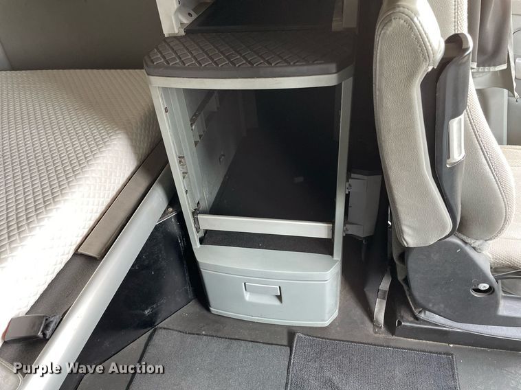 image for item LJ9708 2016 Kenworth T680  semi truck