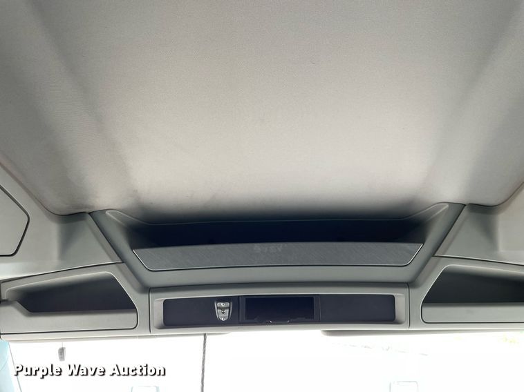 image for item LJ9708 2016 Kenworth T680  semi truck