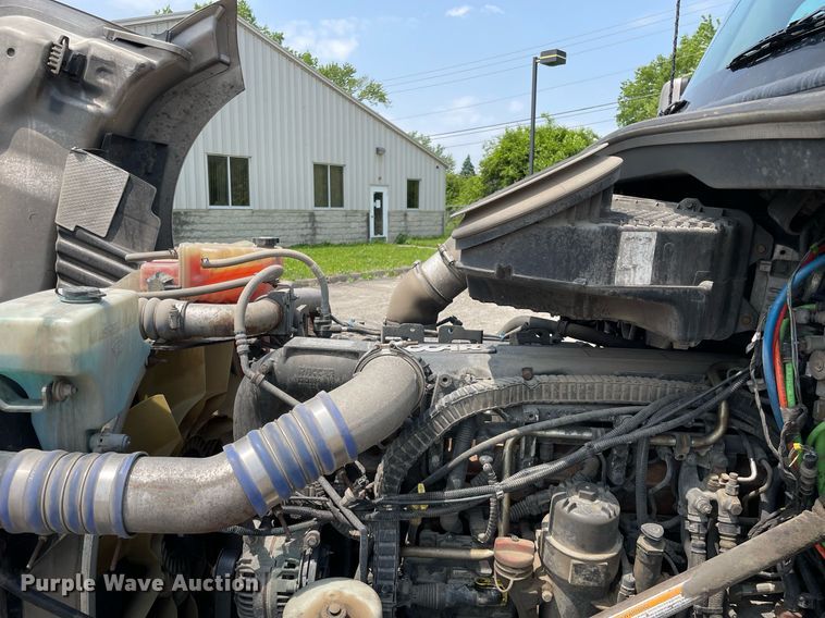 image for item LJ9708 2016 Kenworth T680  semi truck