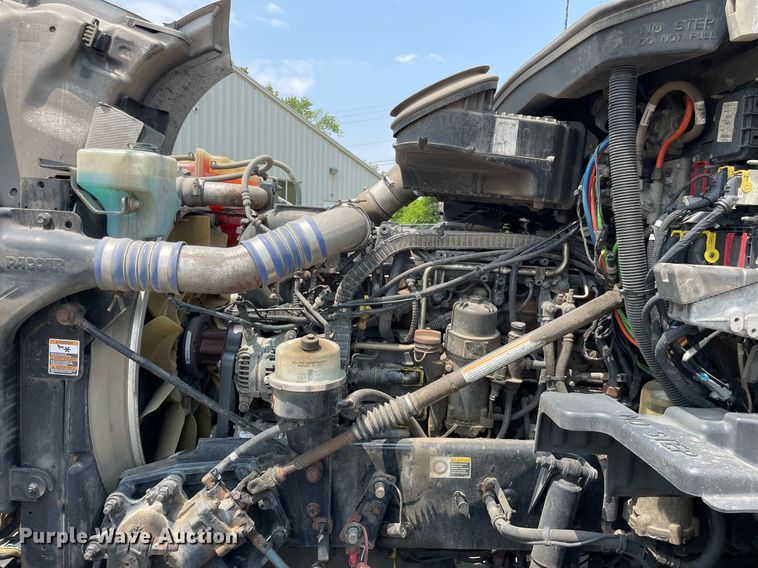 image for item LJ9708 2016 Kenworth T680  semi truck