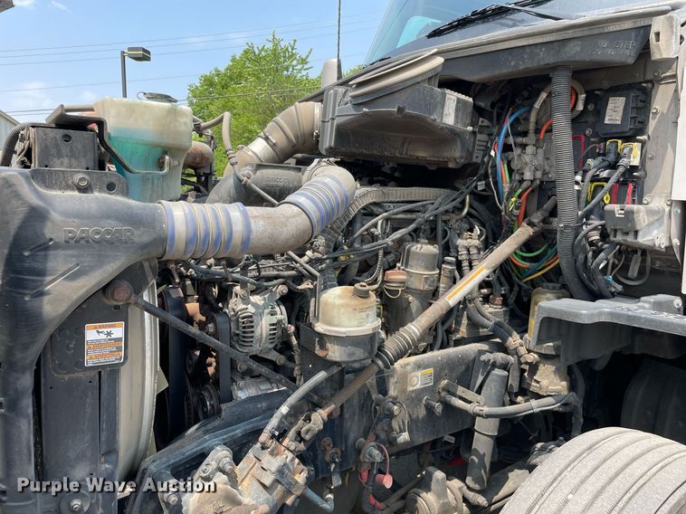 image for item LJ9708 2016 Kenworth T680  semi truck