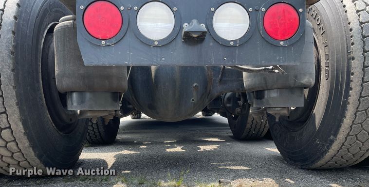 image for item LJ9708 2016 Kenworth T680  semi truck