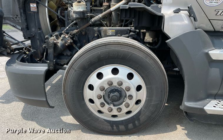 image for item LJ9708 2016 Kenworth T680  semi truck