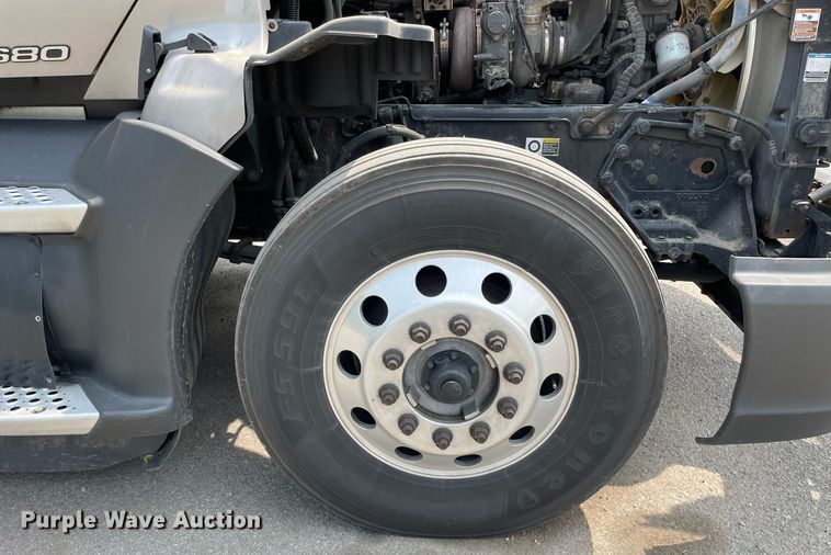 image for item LJ9708 2016 Kenworth T680  semi truck