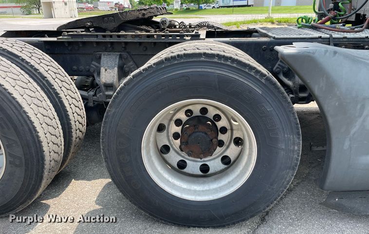 image for item LJ9708 2016 Kenworth T680  semi truck