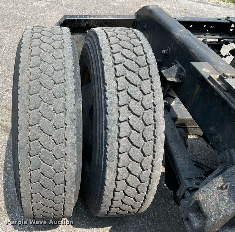 image for item LJ9708 2016 Kenworth T680  semi truck