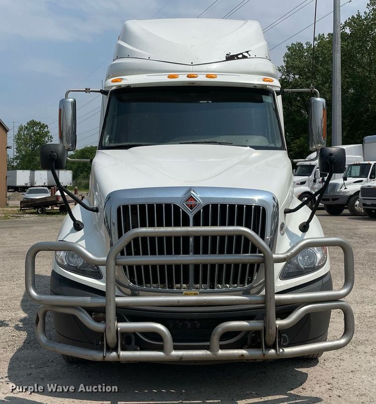 image for item LJ9715 2016 International ProStar Plus 122  semi truck