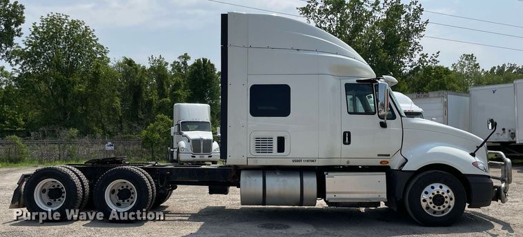 image for item LJ9715 2016 International ProStar Plus 122  semi truck