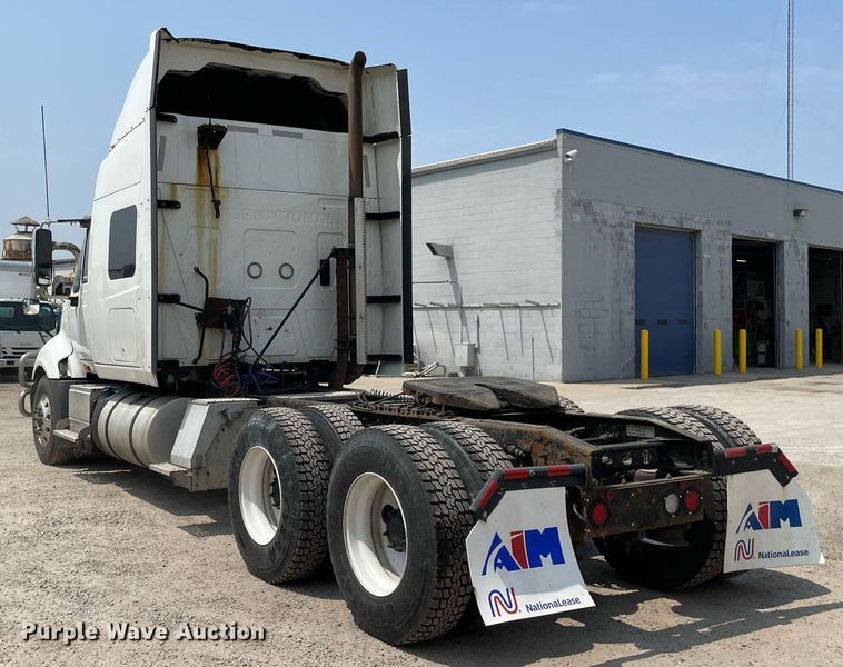 image for item LJ9715 2016 International ProStar Plus 122  semi truck