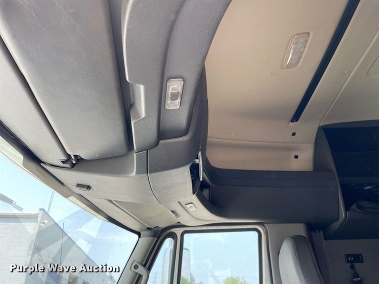 image for item LJ9715 2016 International ProStar Plus 122  semi truck