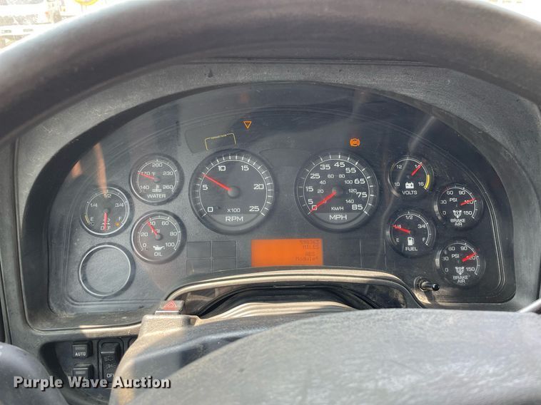 image for item LJ9715 2016 International ProStar Plus 122  semi truck