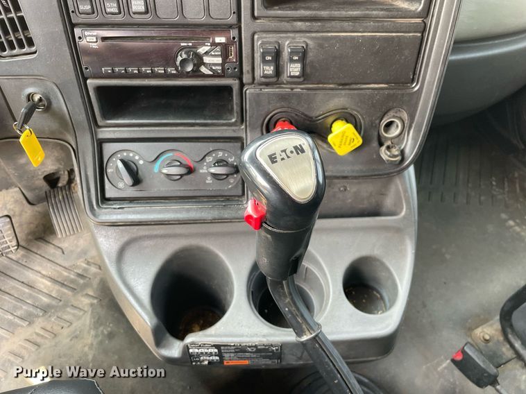 image for item LJ9715 2016 International ProStar Plus 122  semi truck