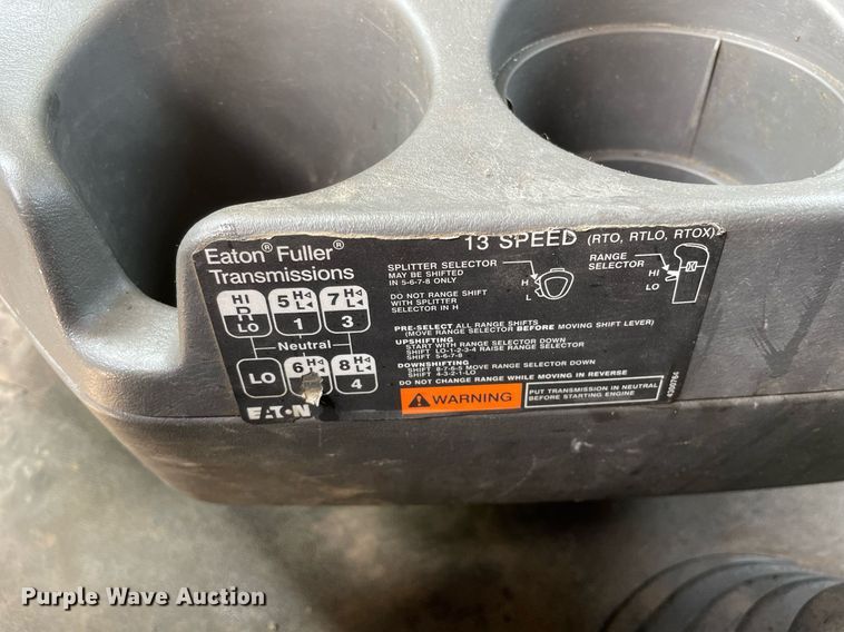 image for item LJ9715 2016 International ProStar Plus 122  semi truck