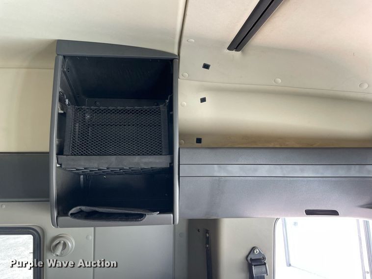 image for item LJ9715 2016 International ProStar Plus 122  semi truck